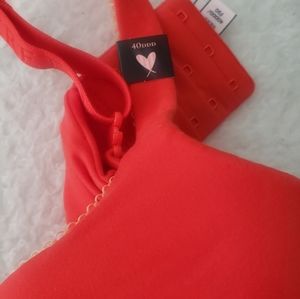 Victoria's secret perfect coverage size 40DDD